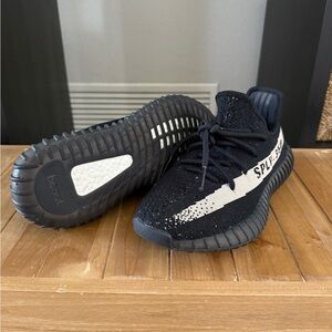Yeezy Boost 350 V2 Oreo